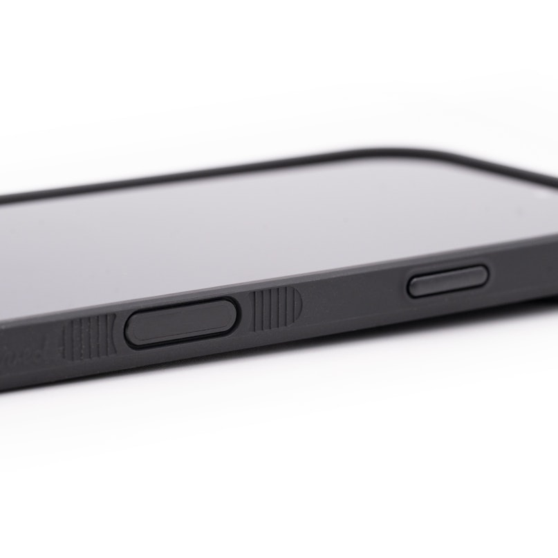 iPhone 17 air side 2