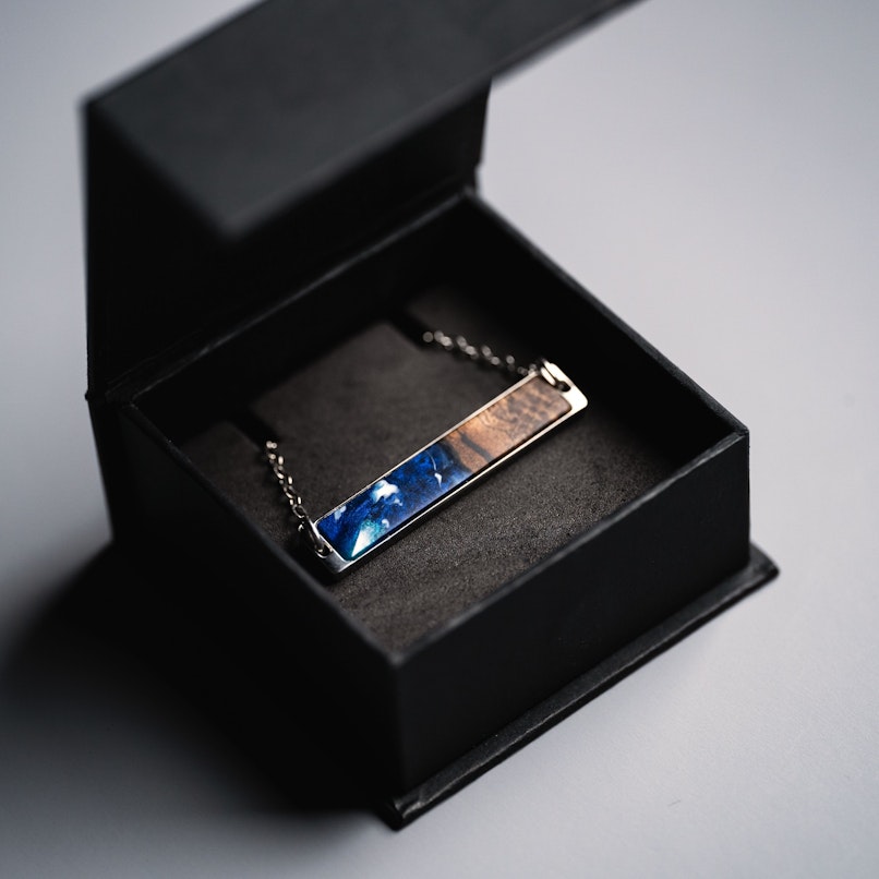 Product Gallery Image necklace-gift-box.jpg